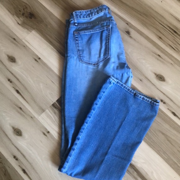 GAP PERFECT BOOT JEANS Size 27x32. Light blue. Waist to crotch 8 3/8”. - Picture 3 of 5